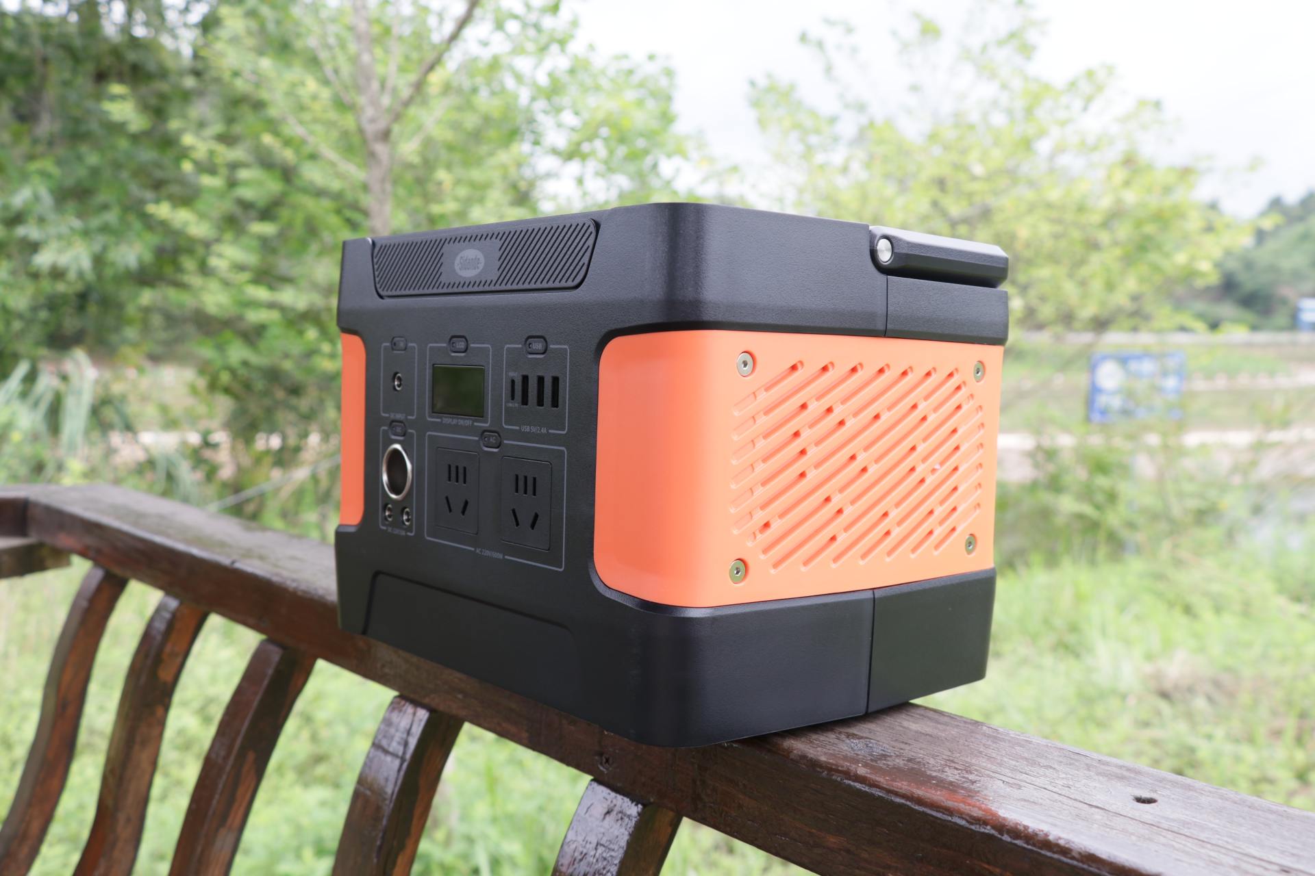 露营户外储能电源价格,户外露营带火了储能电源