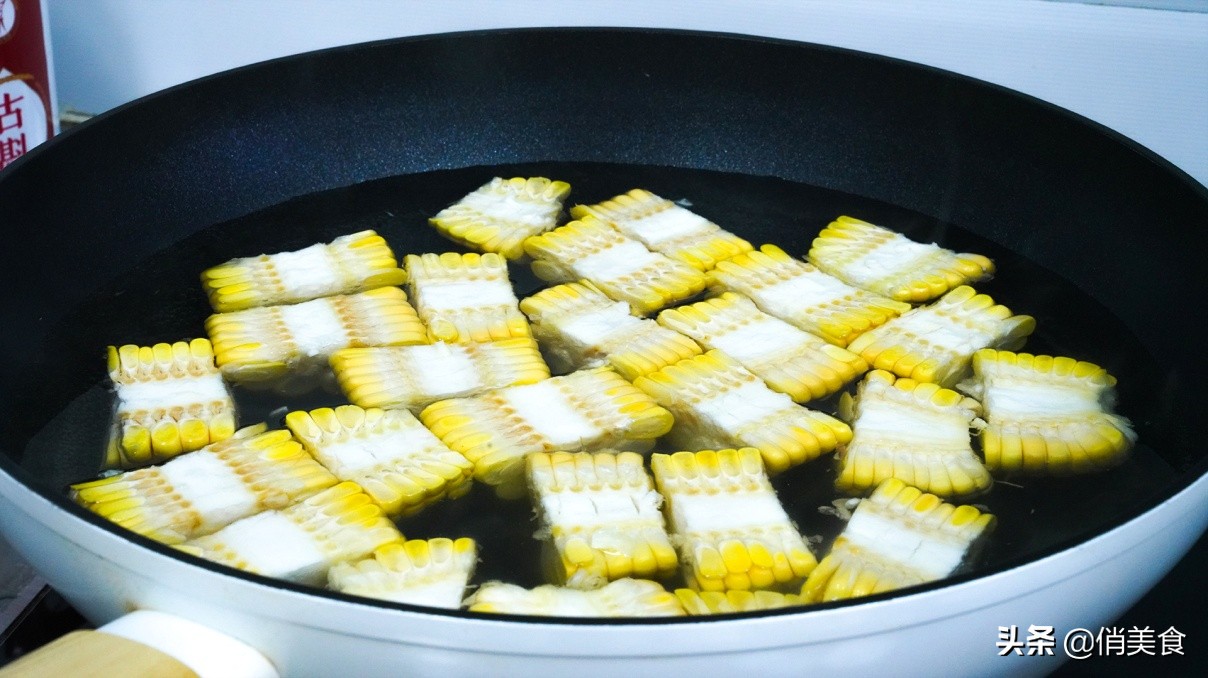 炖排骨汤千万别加水,炖排骨时切记不要先焯水