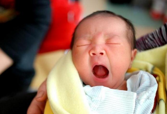 为什么小婴儿刚生出来就这么丑,刚出生的婴儿好丑系列