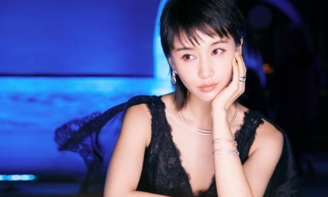 王子文长发好看还是短发好看,王子文了不起的儿科医生短发