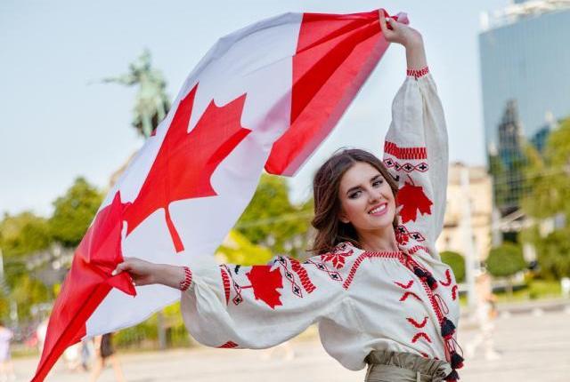 加拿大面积和人口为什么不成正比,加拿大比中国多多少平方公里