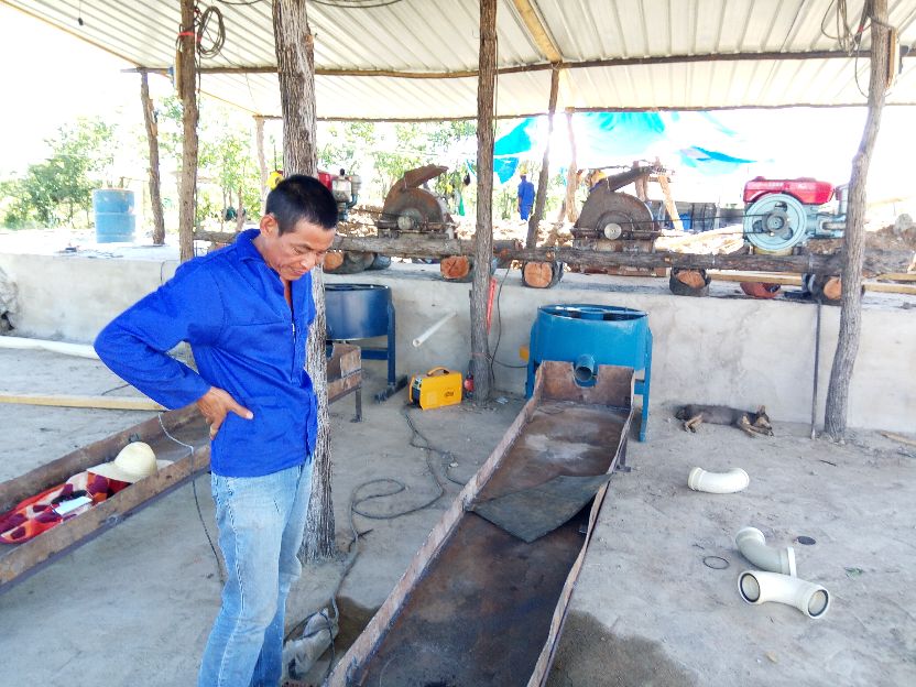 金矿里的黄金是啥样的,从金矿出来的黄金是什么样子的