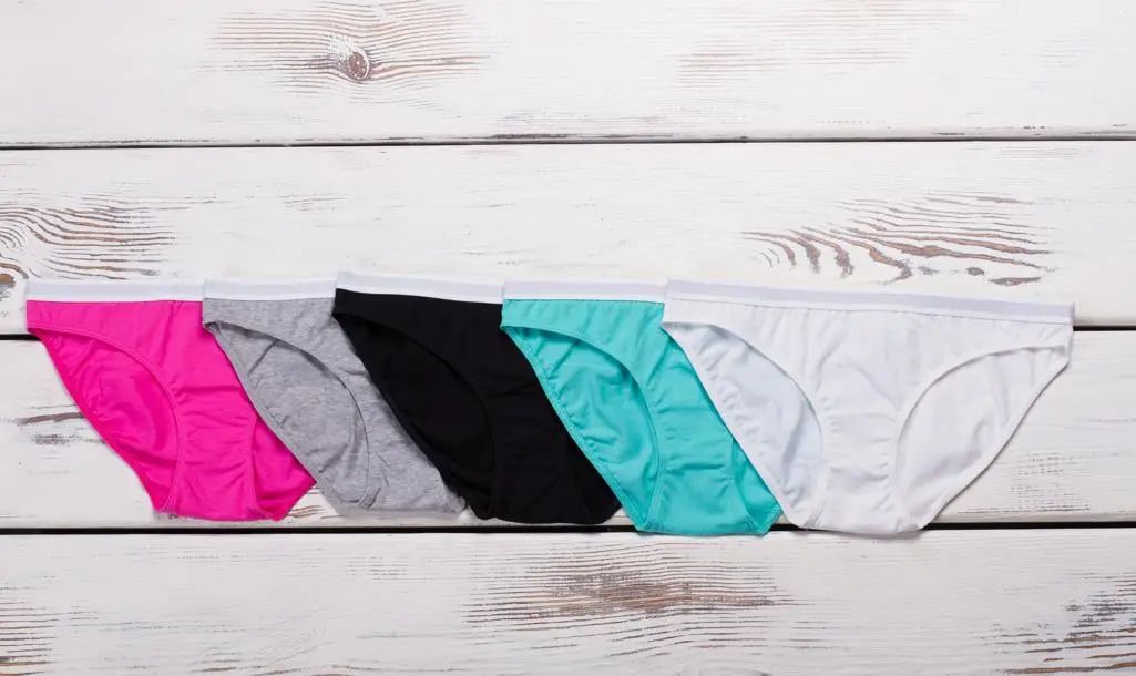 裤边有些脏是什么原因,裤底老是湿湿的是怎么回事