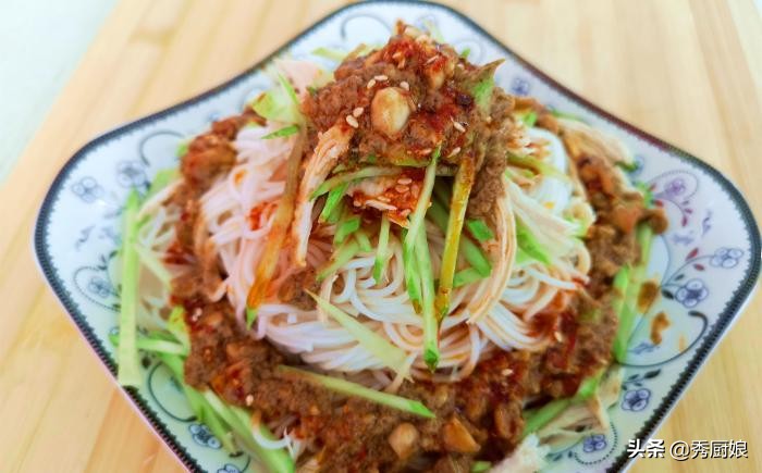 宅在家里饿不着，教你7种懒人面条做法，简单又好吃，一周不重样