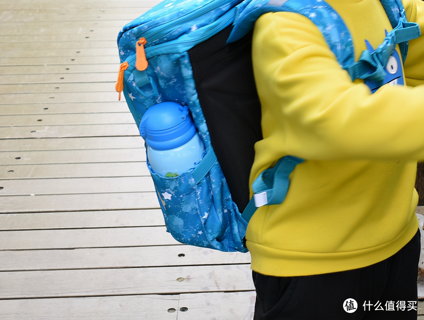 别让孩子输在起跑线，背上GMT for Kids挪威小方包，轻便 舒适 充裕