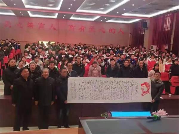 梅楚安工人文化宫讲党课,梅楚安活动