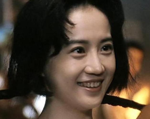 她因拒绝潜规则无奈退出娱乐圈,拒绝潜规则后被雪藏