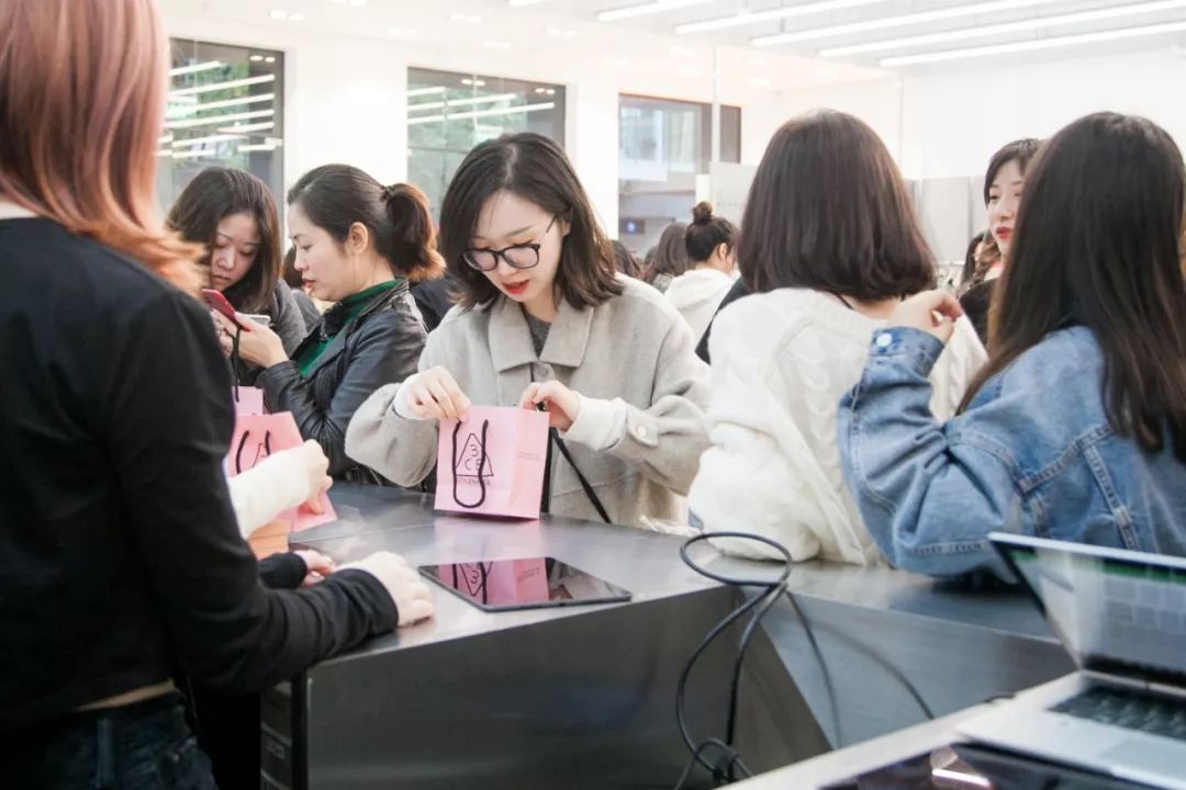 3ce旗舰店直播间,3ce哪个旗舰店才是真的