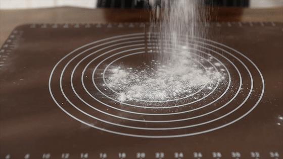 早餐油条怎么做酥脆松软完整教程,酥脆可口的油条是怎么做出来的