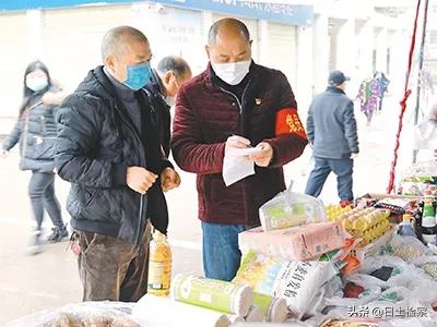 党旗在战疫一线高高飘扬,战疫一线党旗高高飘扬