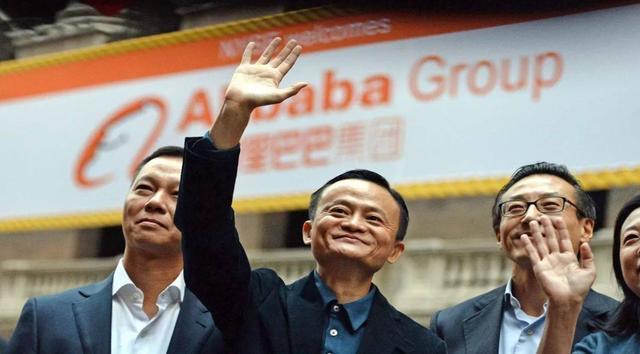 白岩松“过招”马云：网友反对您捐款国外您怎么看？马云机智应答