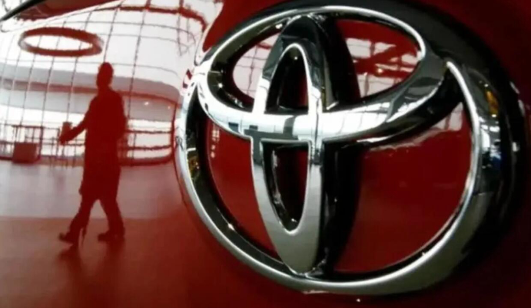 同级别的丰田和本田哪个更舒服些,一样的排量本田丰田哪个省油