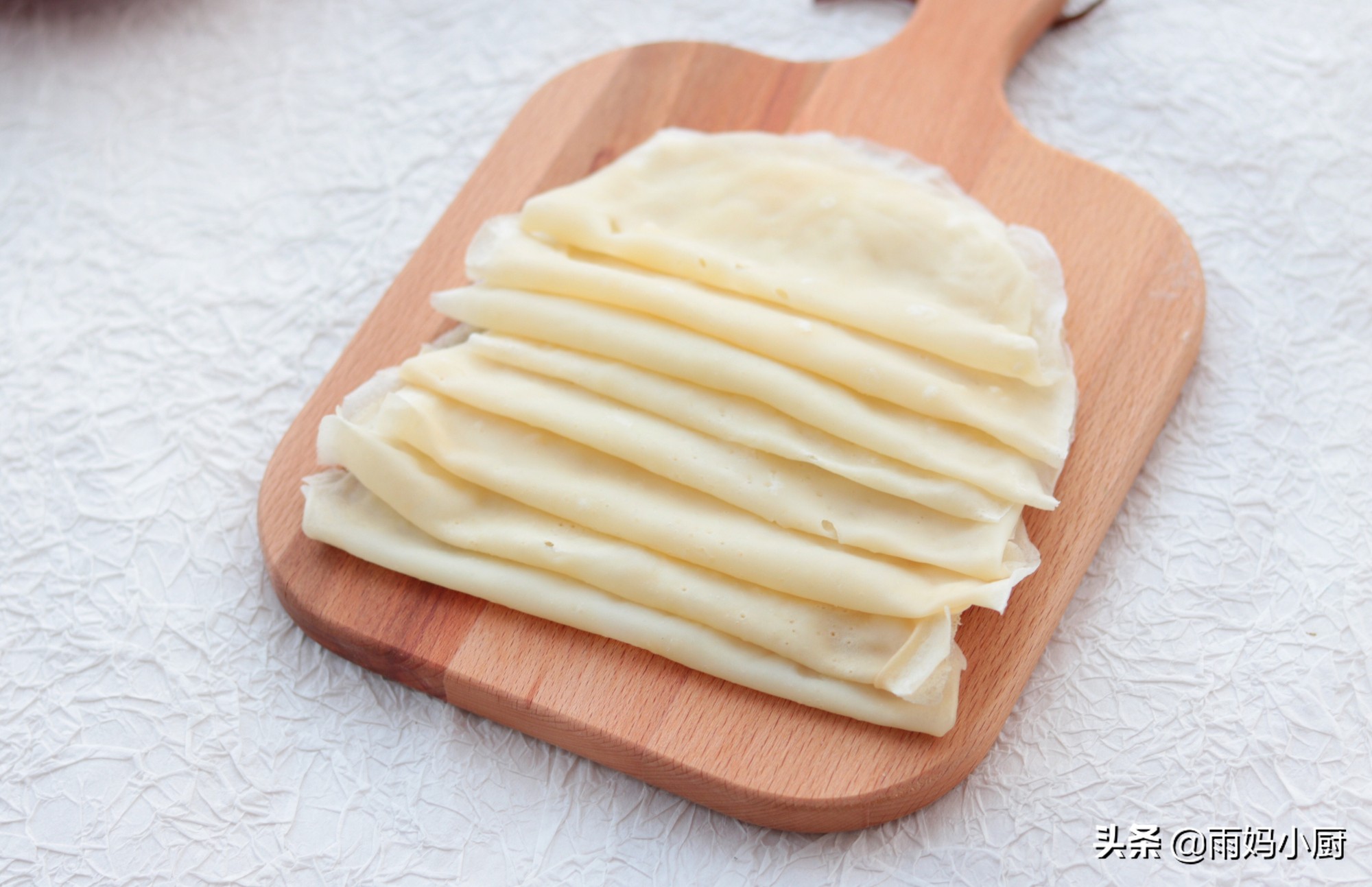 想吃煎饼不用买，在家自制5分钟烙10个，美味又下饭，全家都爱吃