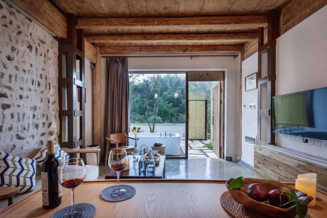 8分钟直抵江南唯一滑雪场,还有温泉,来这家高山云雪民宿充电打卡