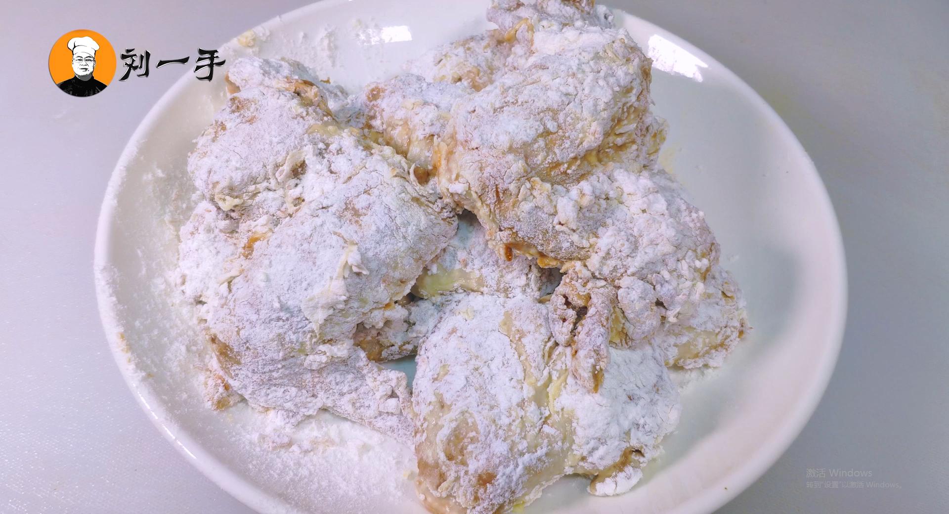 炸鸡店奥尔良烤翅的腌制方法,怎么炸鸡翅又酥又脆新奥尔良