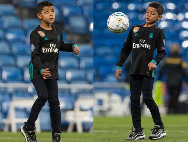 c罗为大儿子庆生,c罗为小朋友做庆祝动作