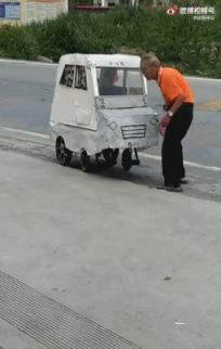 别人飙车一路火花带闪电,别人赛道飙车