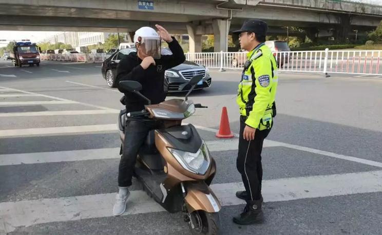 上牌电动车违章扣分,上牌电动车被偷了报警能找回吗