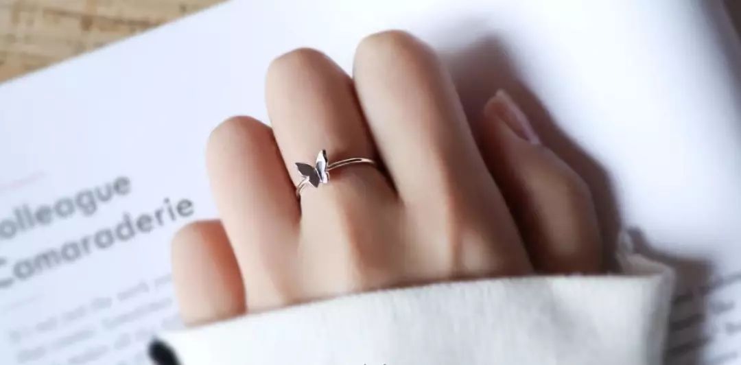 轻奢气质百搭款珍珠耳环,简约百搭清新耳环项链