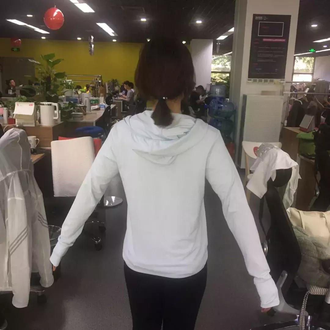 防晒衣评测|阿迪、耐克不防晒,它竟比棉T恤还透气