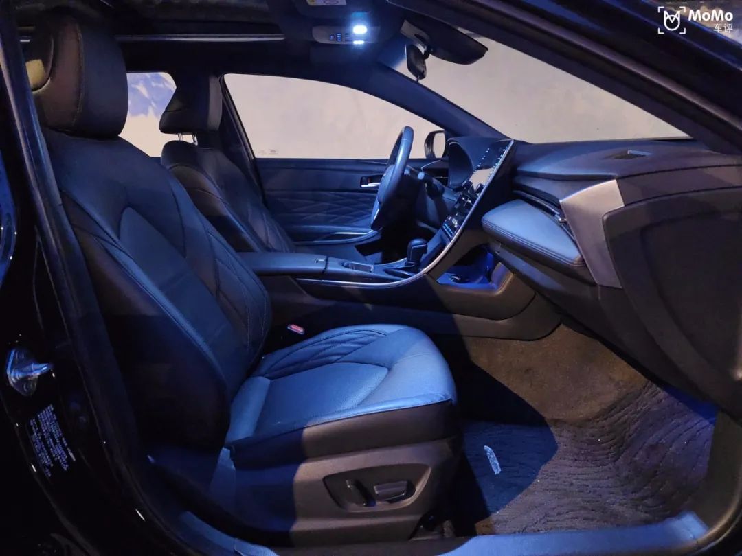 2021款2.5汽油版丰田亚洲龙实测,新款丰田亚洲龙2.0l豪华版试驾