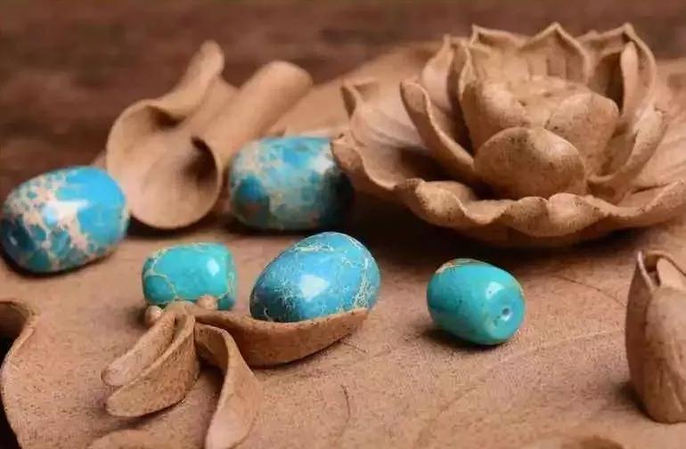 高级珠宝值不值得收藏,为什么很贵的珠宝看起来很廉价