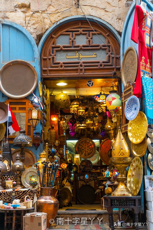 一半沙漠一半海洋图片,一半沙漠一半湖水