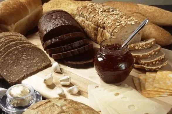 俄罗斯的传统美食都有什么,俄罗斯民族平常吃的美食