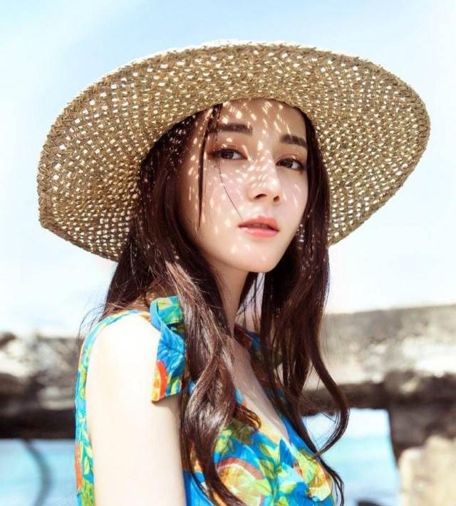 冬天正确戴帽子的方式,秋冬怎么戴帽子好看