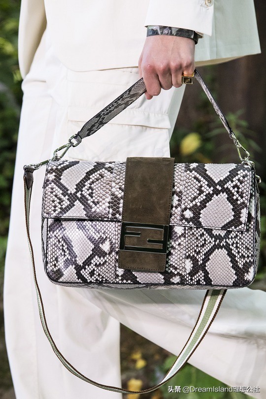 2022新款时尚真皮包fendi,fendi包2024