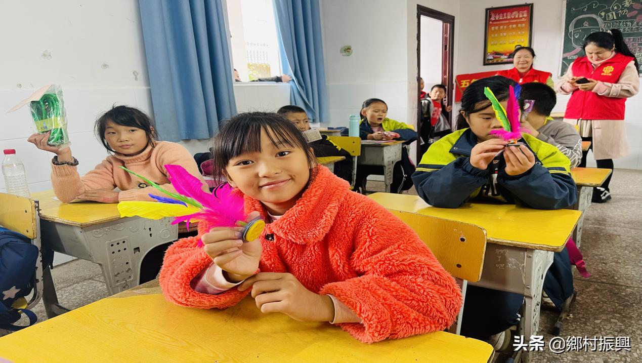 童心齐飞,童心齐飞扬致敬新时代