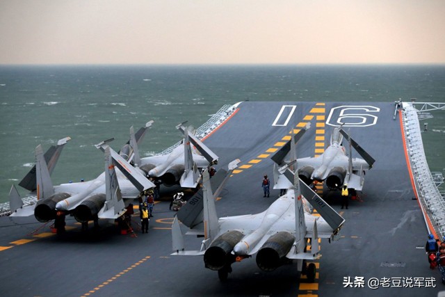 辽宁舰歼-15舰载战斗机,歼15战斗机是不是最大的舰载机