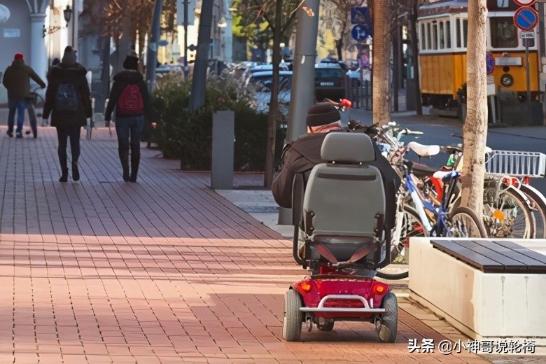 老人用电动轮椅什么品牌好,85岁以上老人适应的电动轮椅