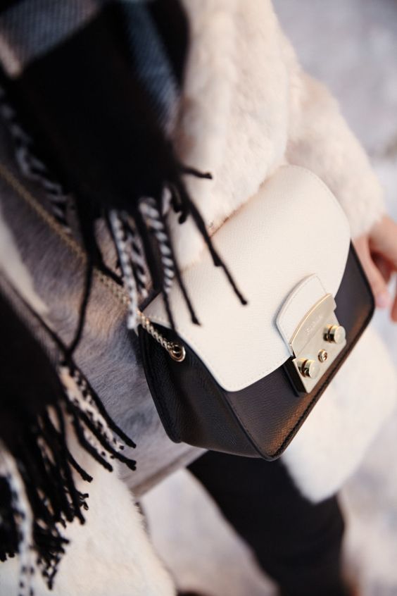 2000块钱的包包能称得上好吗,几千就能买到的大牌包包