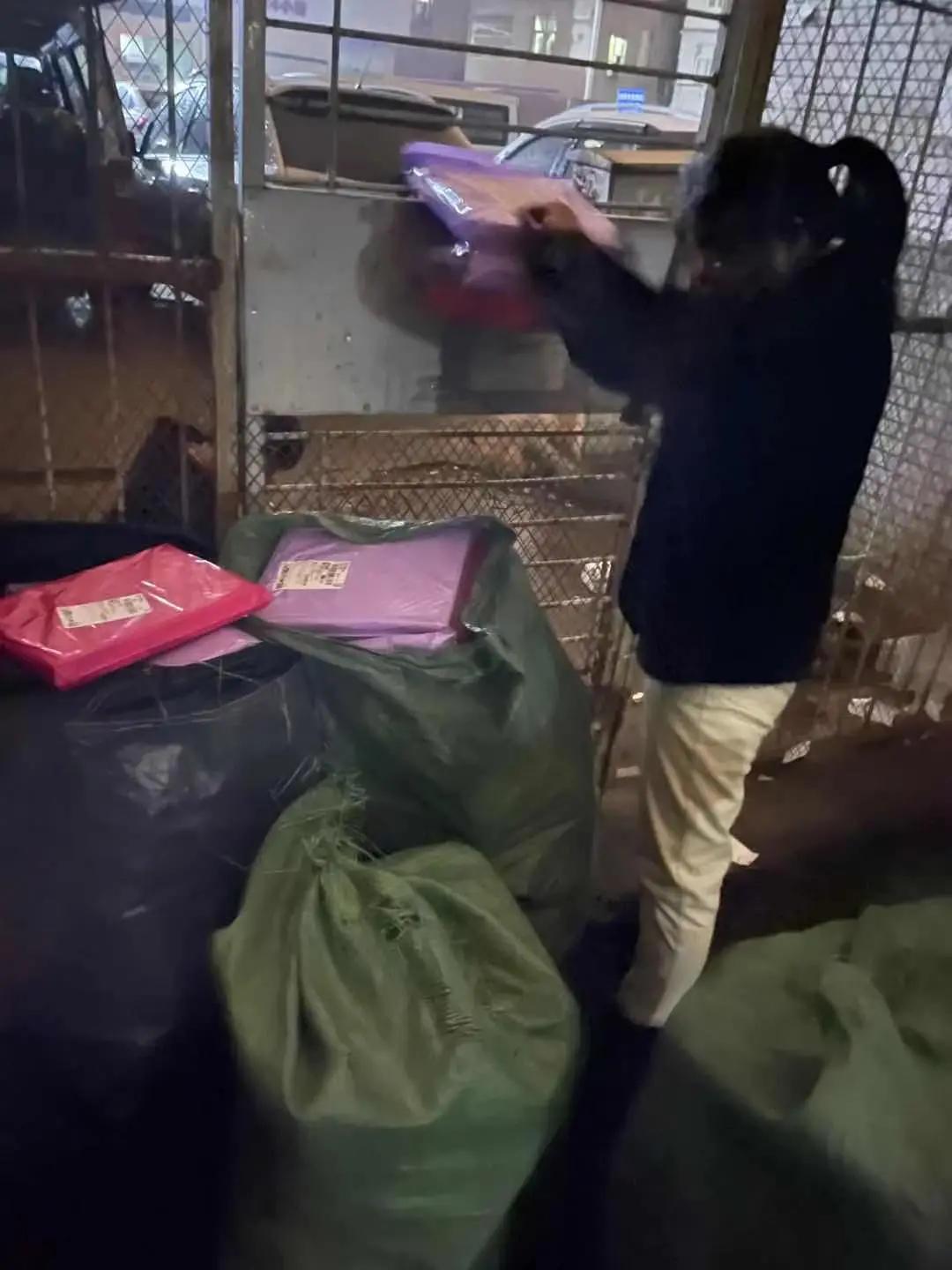 开淘宝店卖女装,摆地摊创业卖女装