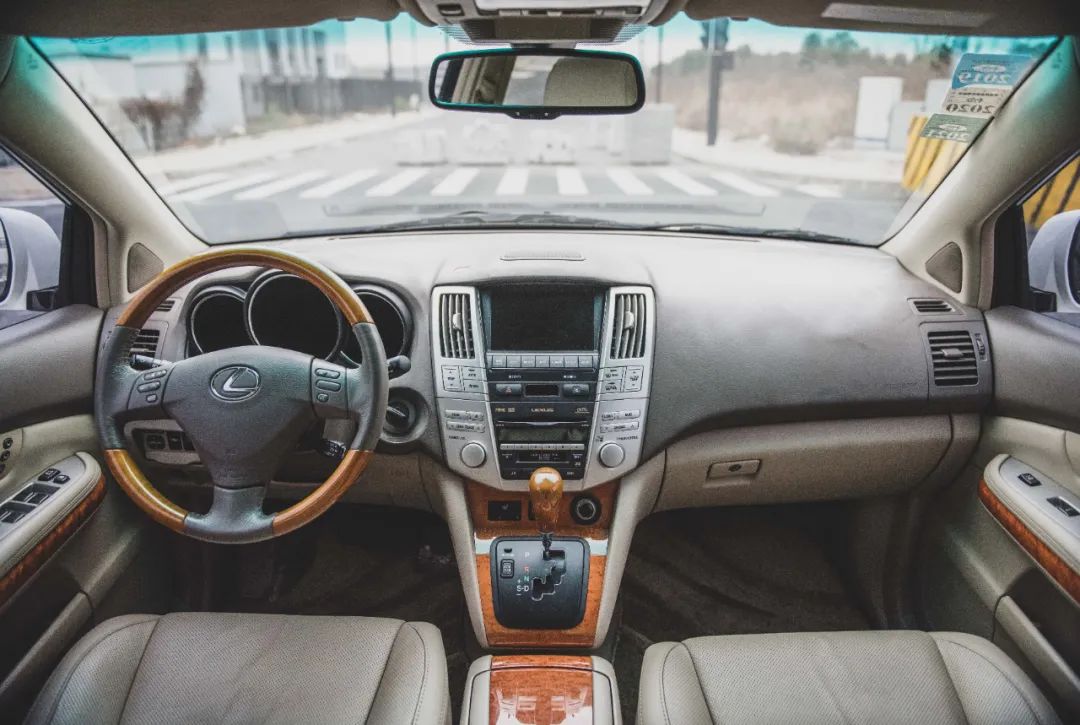 为什么要买百万级别的车,有没必要再买个破车