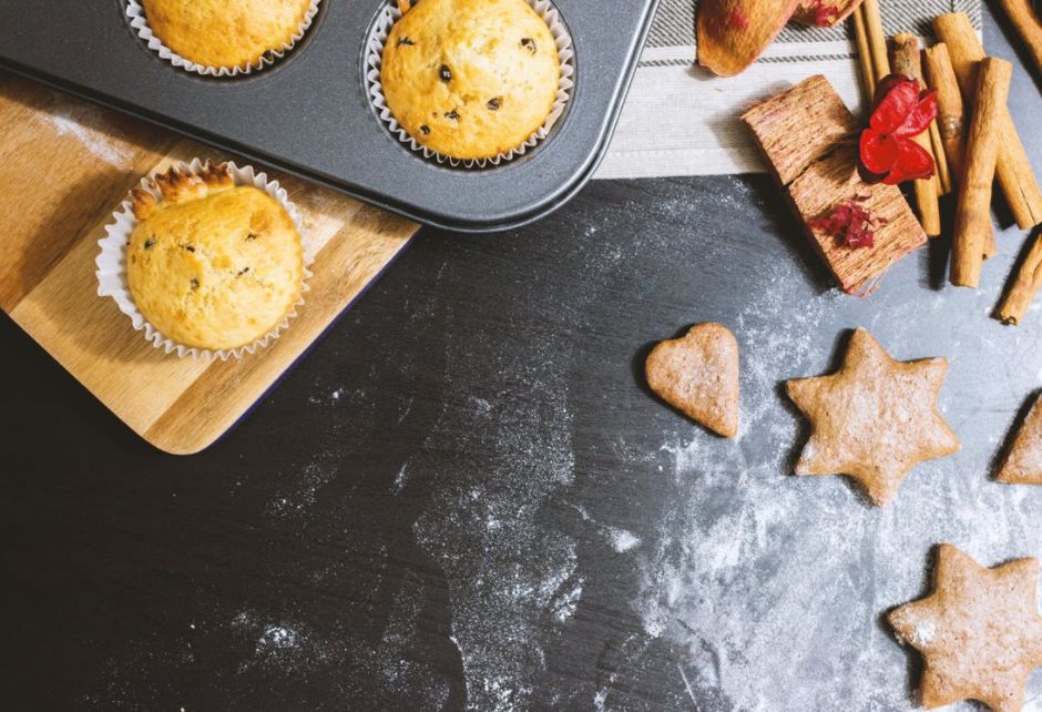 海绵蛋糕烤起来又回缩是什么原因,蛋糕烤不好