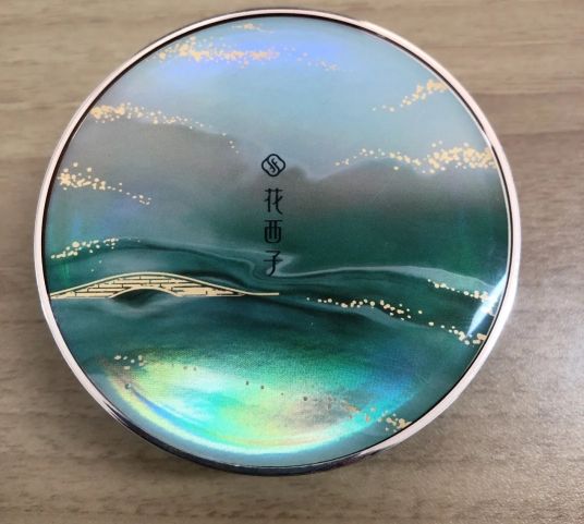 干皮适合花西子散粉还是黛珂散粉,黛珂散粉和玫珂菲散粉对比