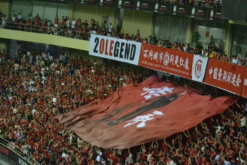 观球手记炎炎夏日在家门口感受狂热英超，我在，就是主场