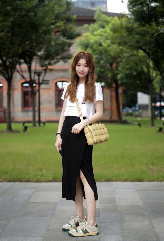 明星bv枕头包,明星同款bv枕头包