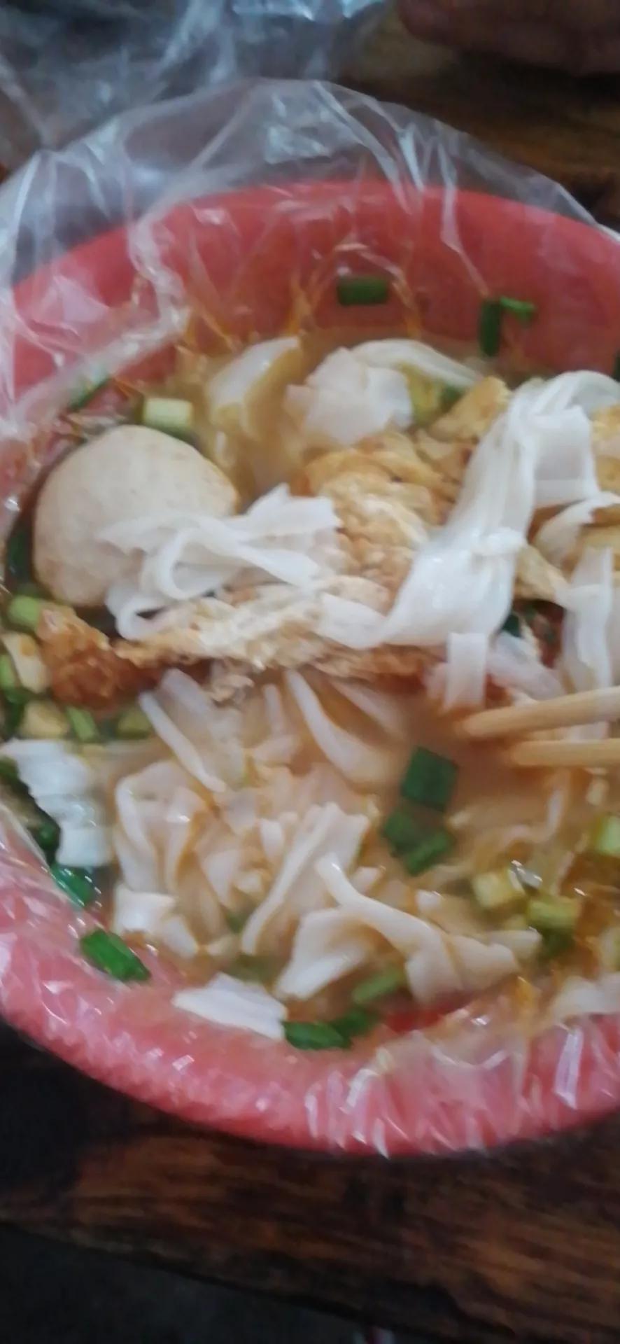 摆摊真的赚钱吗？摆过泡沫肠粉，摆过套圈圈