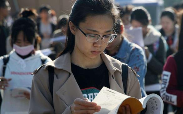 这6类人无须考试直接成为公务员,哪些大学不用考试就能成为公务员