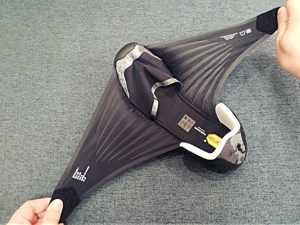 奇怪而又舒适：VibramFuroshiki包裹鞋体验