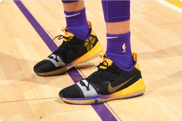 威少战靴aj31low,今日球场战靴