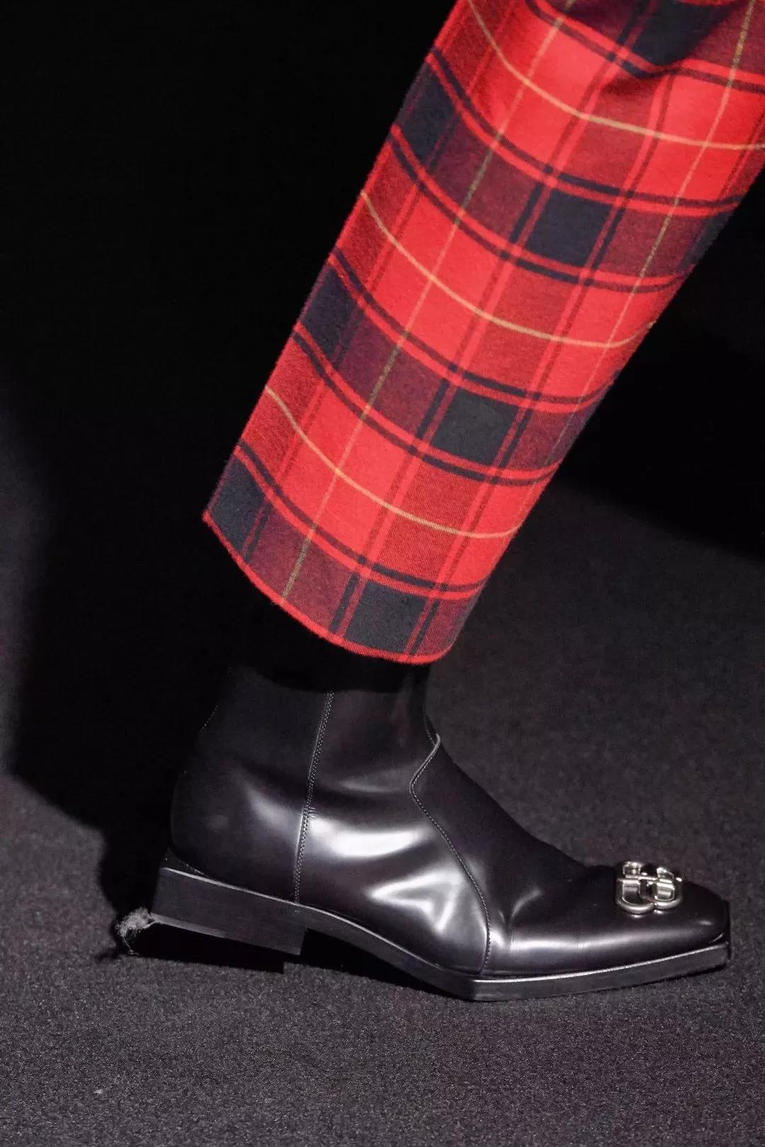 今年的靴子一言难尽,今年靴子流行高跟还是低跟