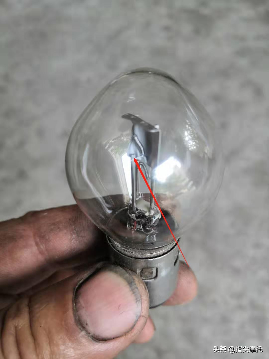 摩托车整流器短路烧保险,摩托车短路烧保险丝如何排查