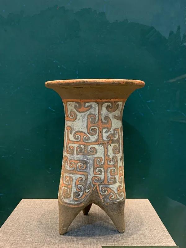 来古都长安感受历史文化,领略千年红山文化