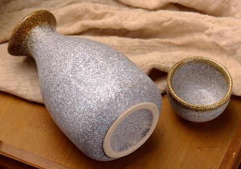 笔端诗韵已成行，翰墨沁心香