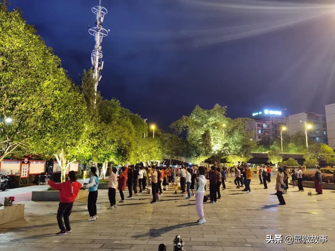 恩施风雨桥老年音乐团队,恩施风雨桥老人乐队