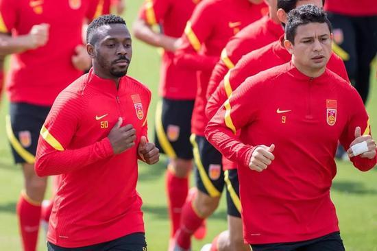 国足公布27人大名单:国安7人入选归化球员仅剩2人